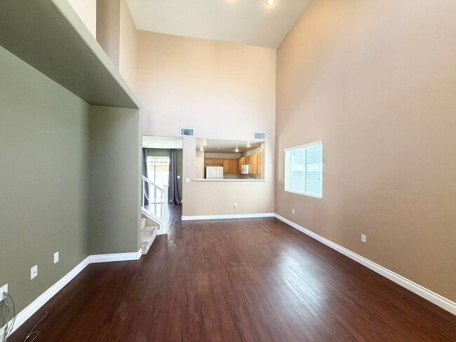 Photo - 3925 Philomena St