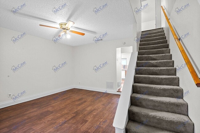 Photo - 800 Bluebonnet Dr