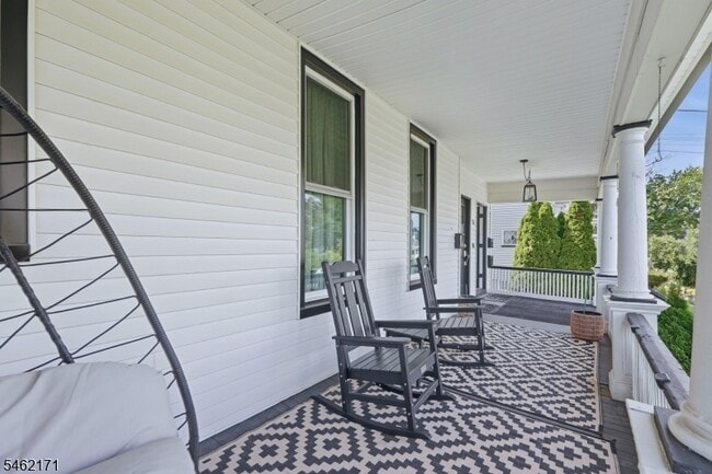Photo - 35 Rossmore Pl Unit 2