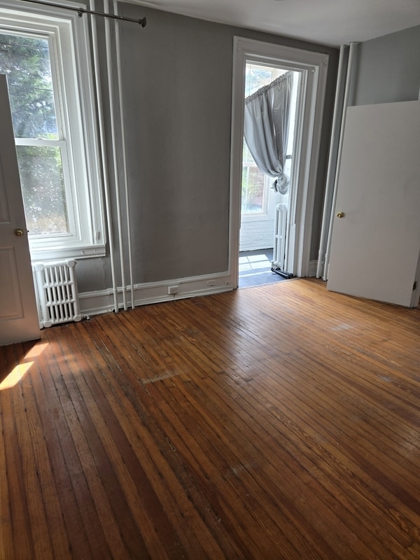 Photo - 516 W Queen Ln