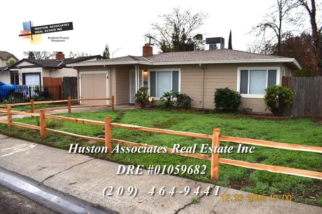 Building Photo - 1714 Del Rio Dr