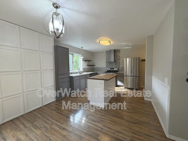 Photo - 6121 De Armoun Rd Unit Upper floor