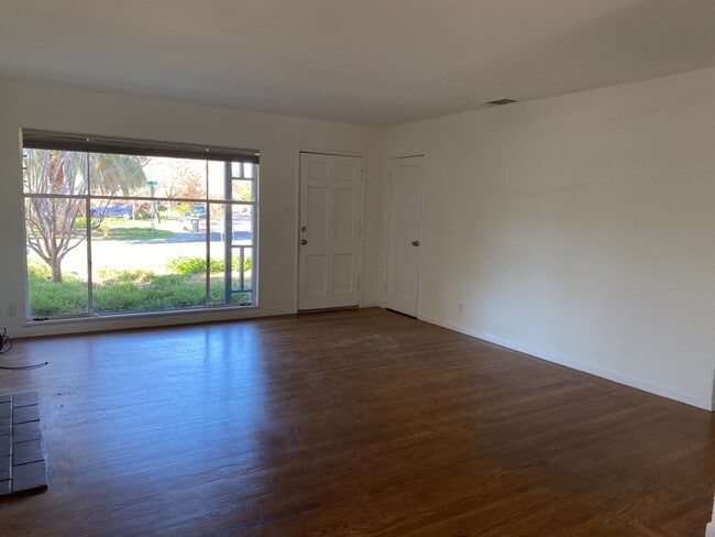 Photo - Fantastic 3 Bed 2 Bath home with pool