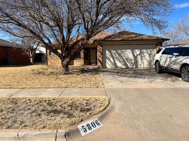 Available now! 3/2/2 with fenced backyard ... - Available now! 3/2/2 with fenced backyard ... Casa