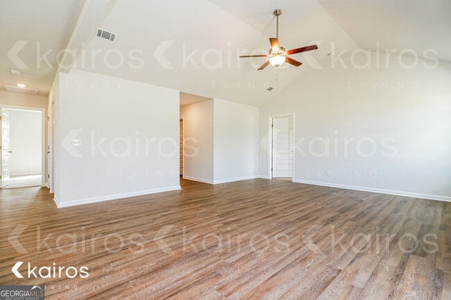 Photo - 104 Scots Pne Ct