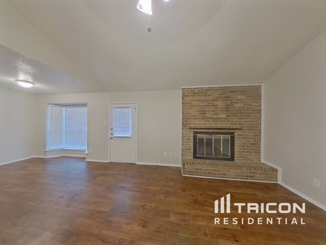 Photo - 717 Marlow Pl