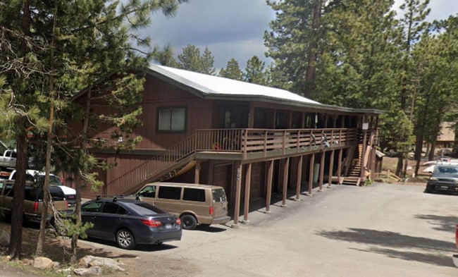 Building Photo - Lupin Apartments Unit 3