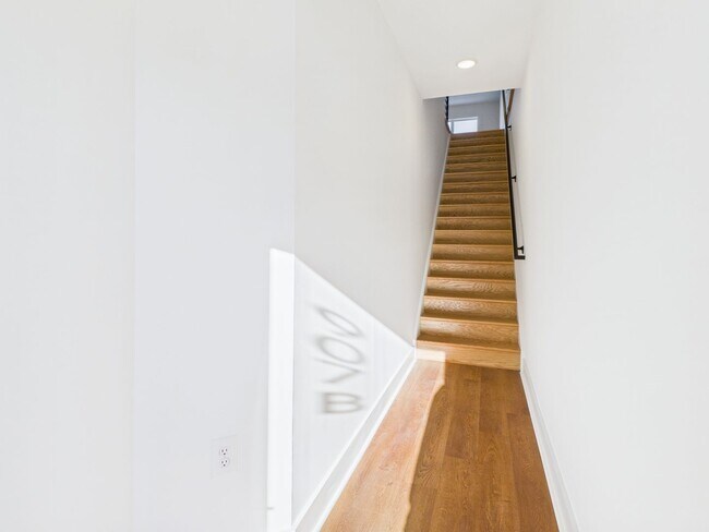 Photo - 907 Bainbridge St Unidad B