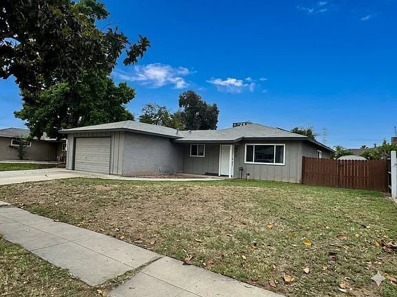 Building Photo - Spacious and well-maintained 4-bedroom, 1.5-bath home located in a desirable Fresno neighborhood.