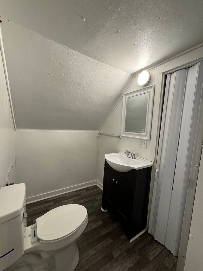 1 bedroom 1 bath studio with utilities inc... Rental House Rental in
