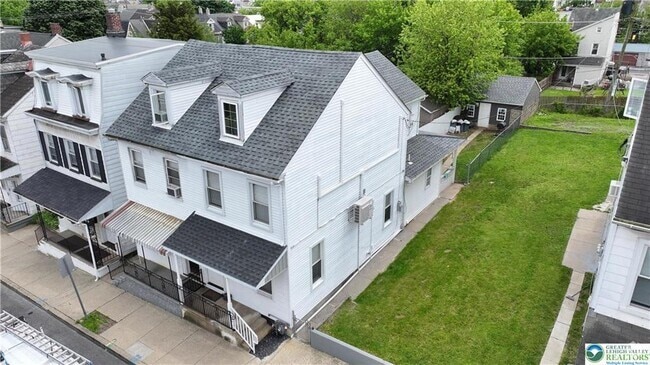 Building Photo - 1316 Ferry St Rental
