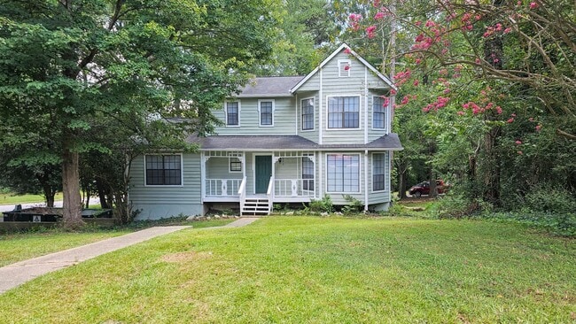 Building Photo - 4 Bedroom 2.5 Bath Home