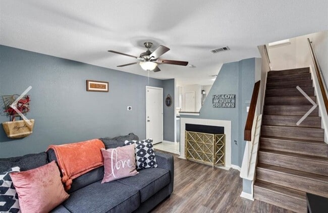Photo - Updated 3-Bed Townhome Oasis in Copperfield | Greenbelt Views, Granite Kitchen & Move-In Ready!