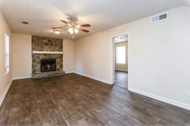 Photo - 3071 Eastland Way