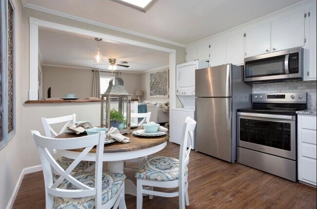309-311 W 3rd Ave