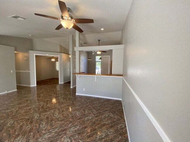Palmdale 4 bedroom - Palmdale 4 bedroom House