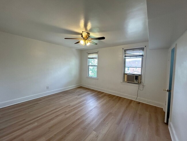 Photo - 1227 Queen St NE Unit Apt 4