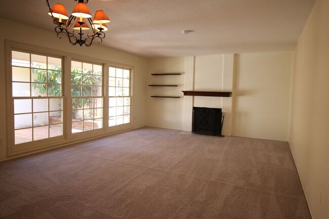 Photo - 3 bd 2 ba, House With Pool (San Carlos 92119)