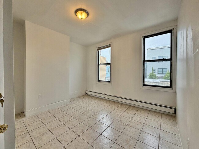 Photo - 94 Ferry St Unit 2