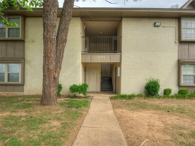 Photo - 1725 E Lindsey St Unit 2