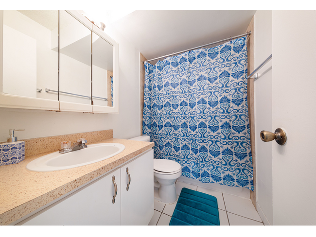 Bathroom | Sunset Palms | Apartments For Rent in Hollywood FL