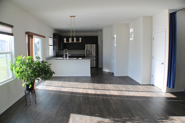 Photo - 3759 St James Ct