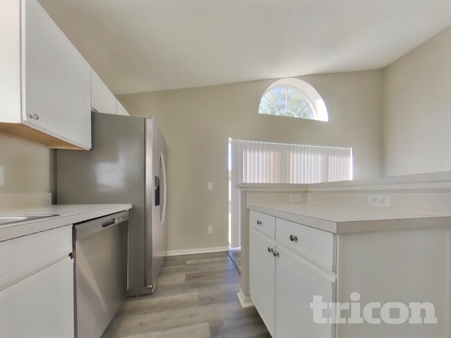 Photo - 1998 Grasmere Dr