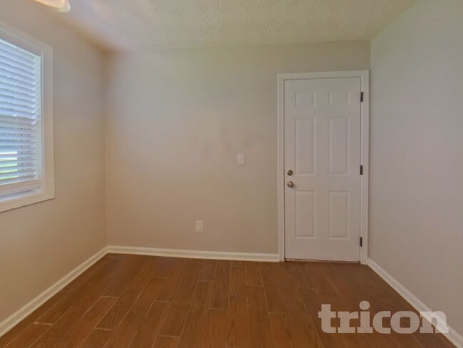 Photo - 1011 Buckeye Ln