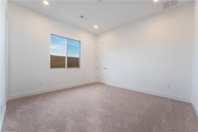 Photo - 5022 Slatestone St