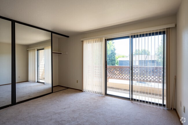 2BR, 1.5BA - 1200SF - Primary Bedroom