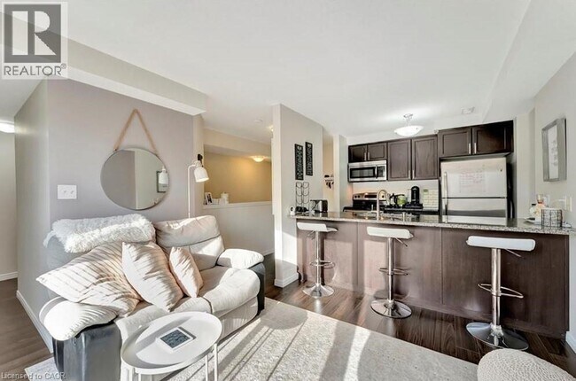 Photo - 236 RACHEL Crescent Unit E
