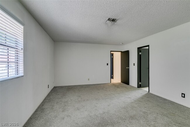 Photo - 604 Raintree Ln