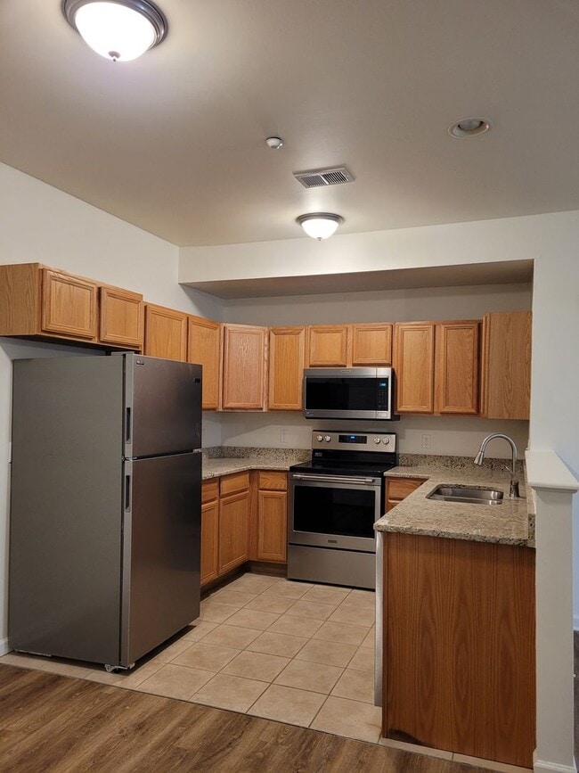 Photo - 670 Bassett Dr Unit 1C