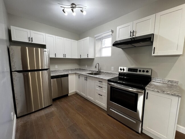 Building Photo - 142 Almac Unit c