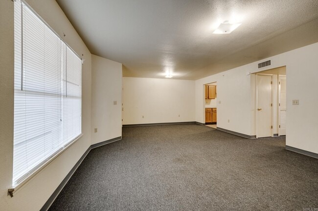 Photo - 300 W Harding St Unidad 208