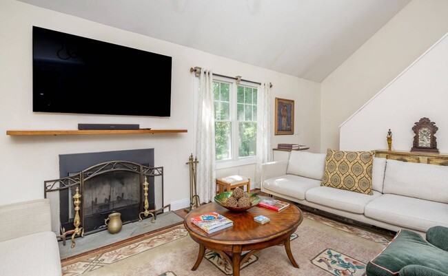 Photo - 49 Wooded Oak Ln