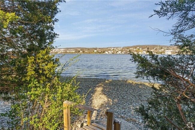 Building Photo - 45 Narragansett Blvd Rental