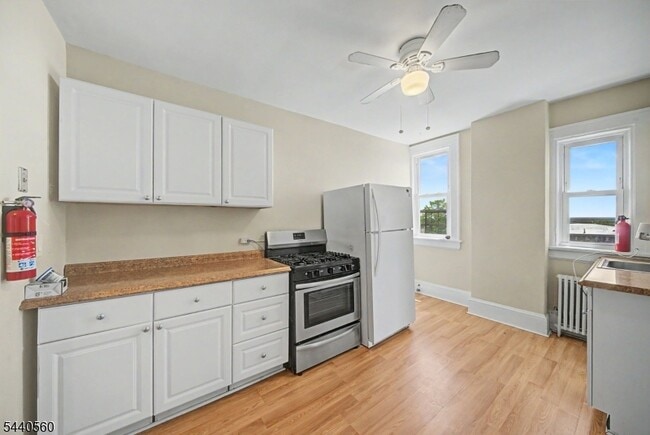 Photo - 409 Main St Unit 3F