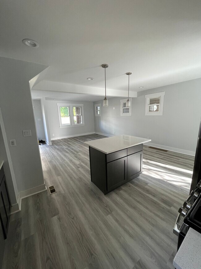 Photo - 177 Amabell St