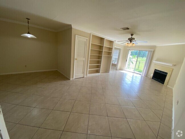Building Photo - 6666 Harbor Town Dr Unit A107 Rental