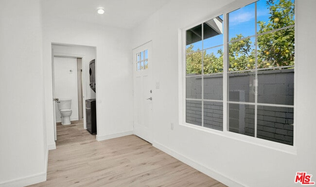 Photo - 5377 Manzanar Ave