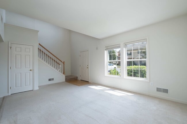 Building Photo - 495 Talon Dr Rental