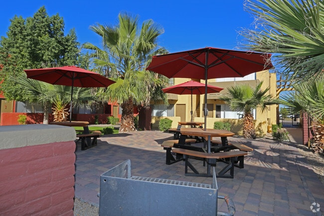 Picnic Area - Sunflower Apartments