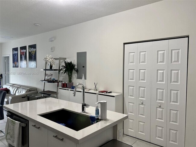 Photo - 8301 NW 41st St Unidad B-405