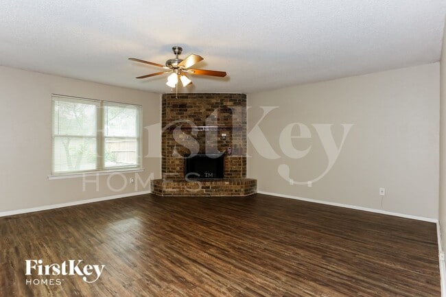 604 Circleview Dr
