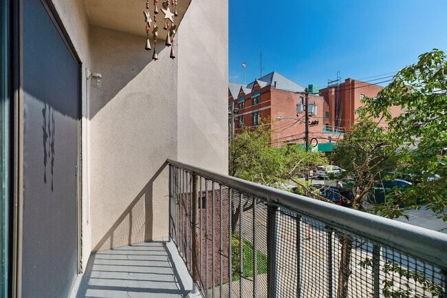 Photo - 318 38th St Unit 204