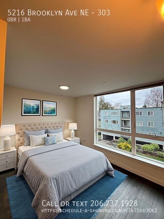 Building Photo - 5216 Brooklyn Ave NE Unit 303