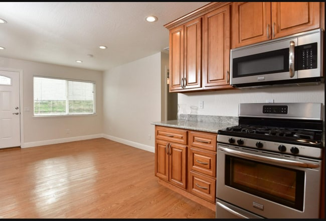 Photo - 675 Hamline St Unit 675 Hamline -  C