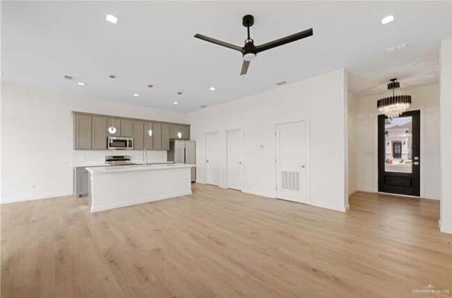 Photo - 901 N Trinity St
