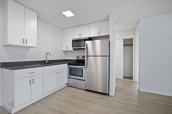 Pointe 38 - Pointe 38 Apartments